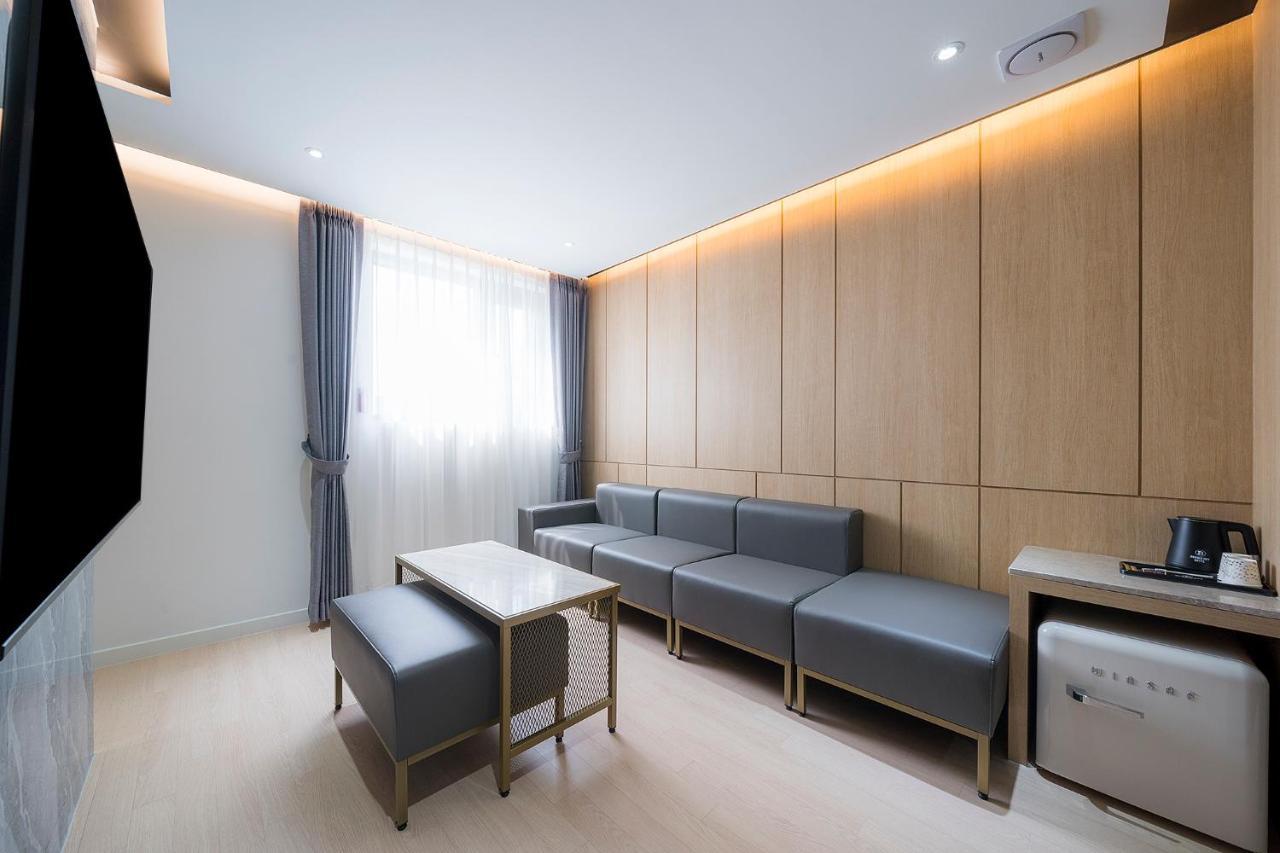Brown Dot Hotel Pyeonghwa Plaza Mokpo Exterior foto