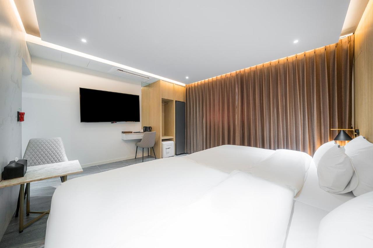 Brown Dot Hotel Pyeonghwa Plaza Mokpo Exterior foto