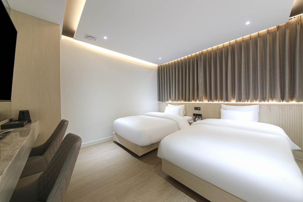 Brown Dot Hotel Pyeonghwa Plaza Mokpo Exterior foto