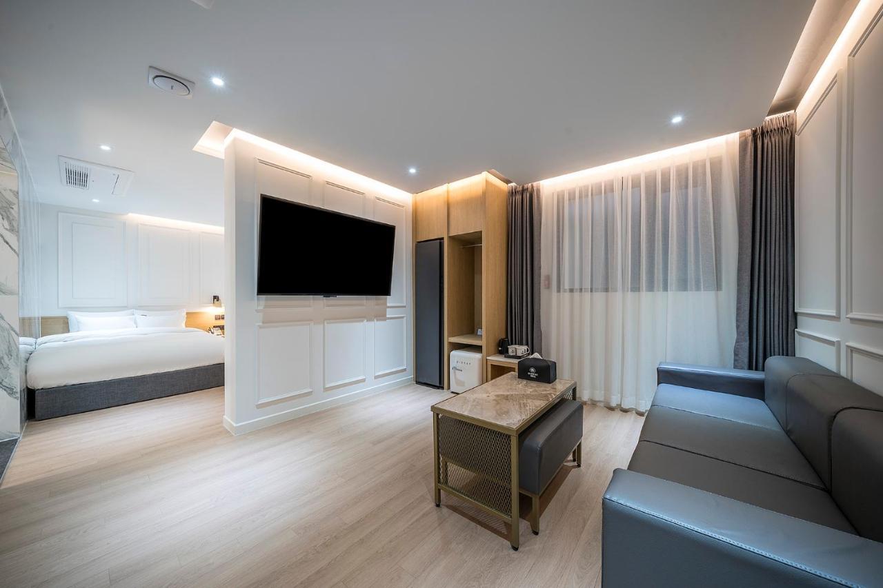 Brown Dot Hotel Pyeonghwa Plaza Mokpo Exterior foto