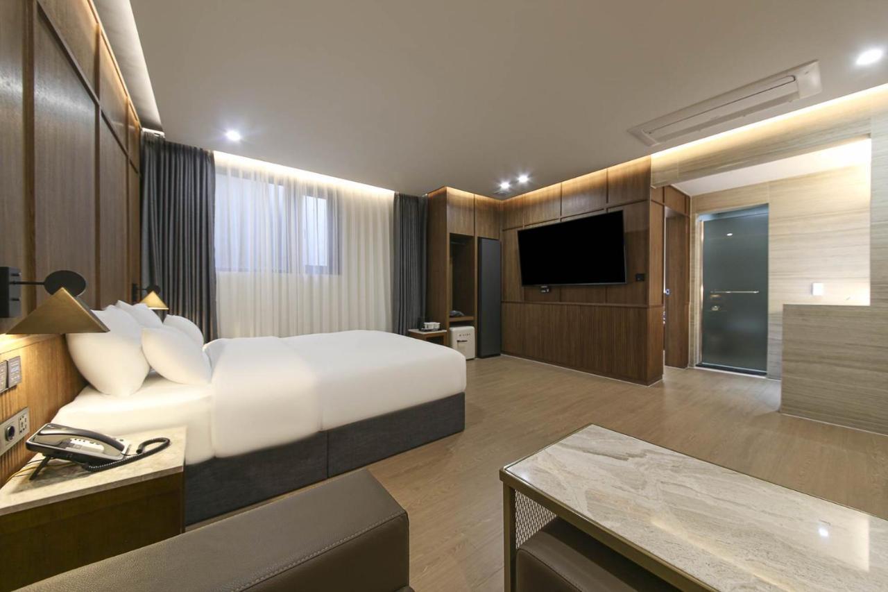 Brown Dot Hotel Pyeonghwa Plaza Mokpo Exterior foto